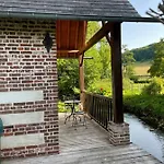 Du « lavoir » A 2 Pas De La *