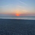 Du « lavoir » A 2 Pas De La *